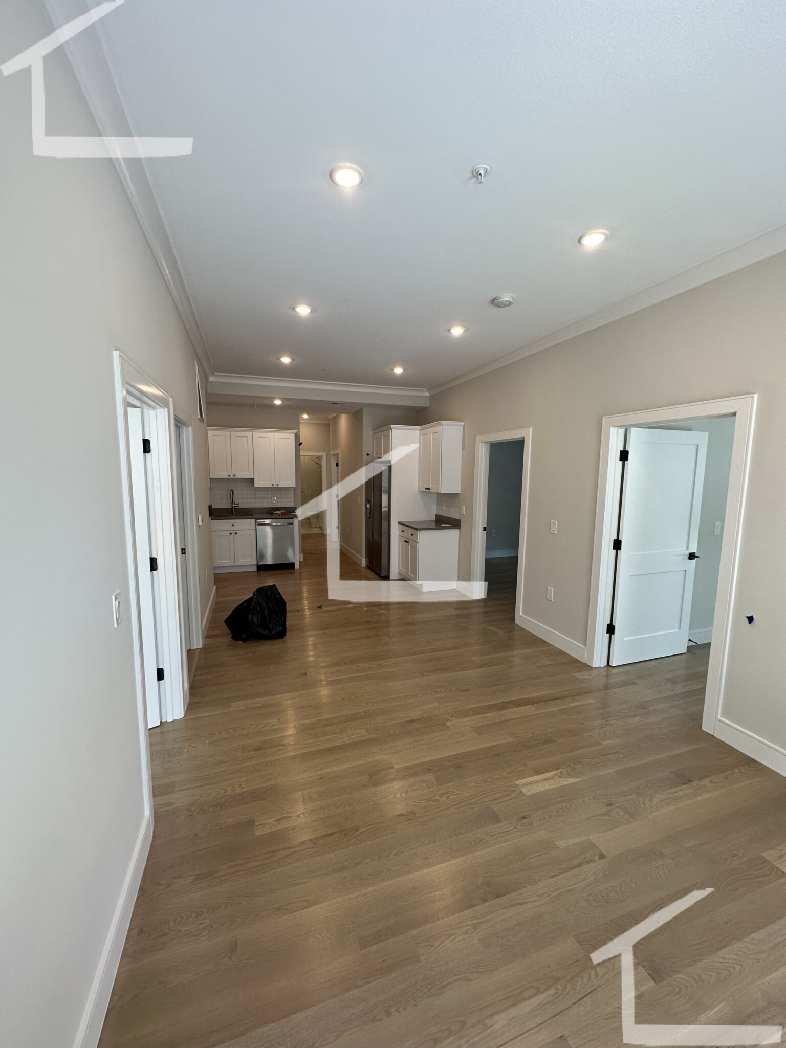 5 bed, 2 bath apartment for rent at 16 Highgate St Unit 3, Allston — photo 3 of 27