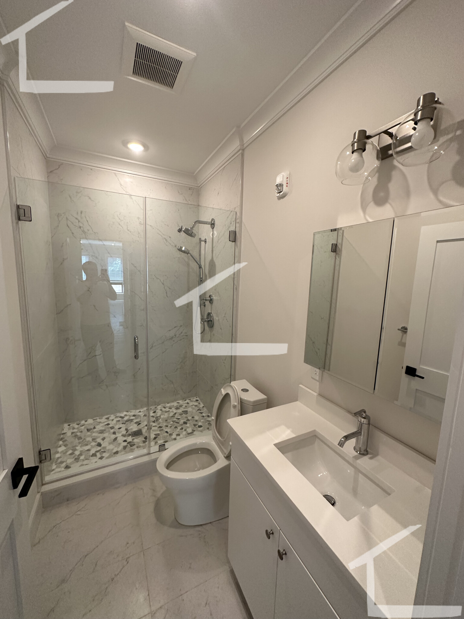5 bed, 2 bath apartment for rent at 16 Highgate St Unit 3, Allston — photo 9 of 27