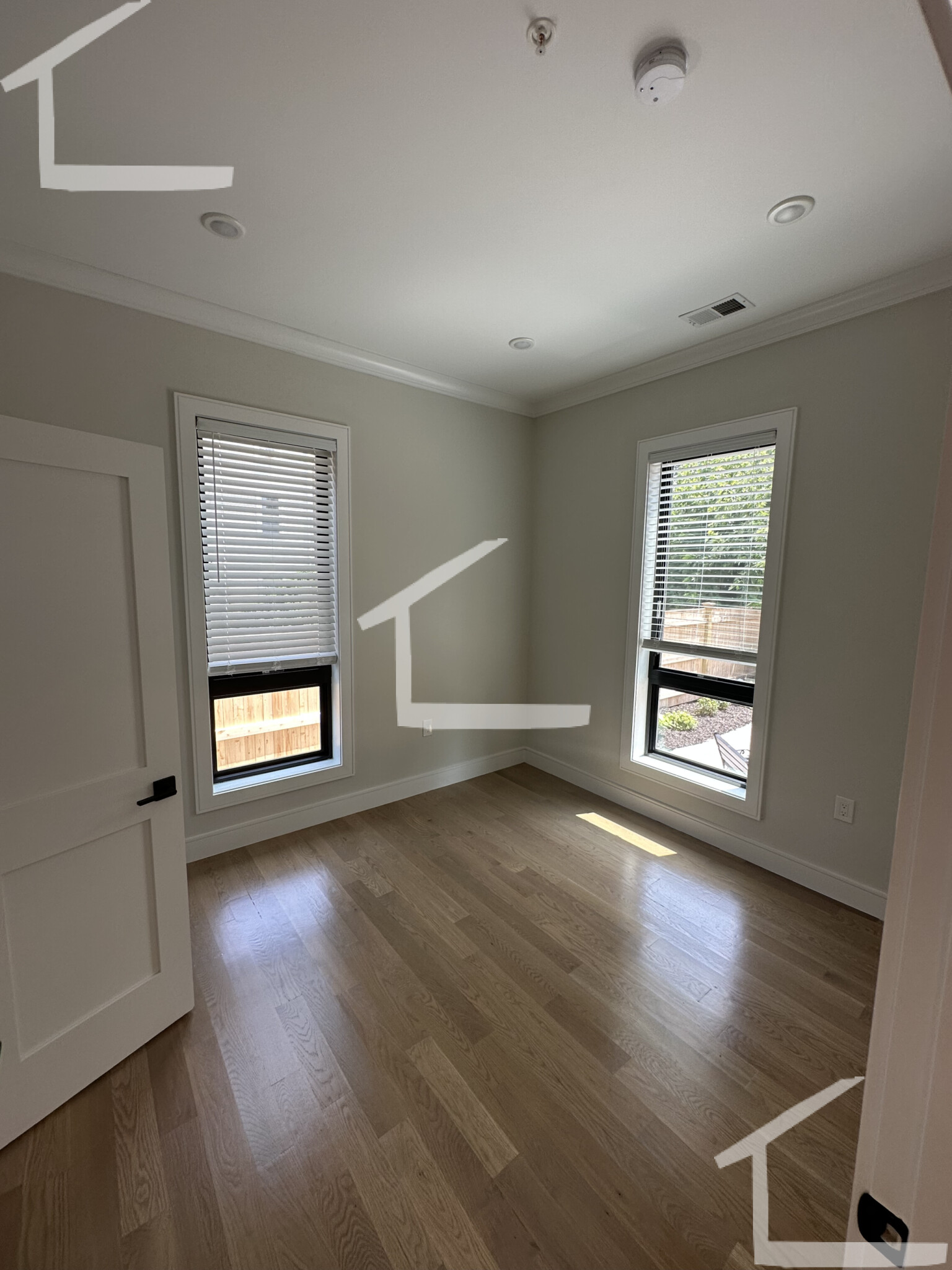 5 bed, 2 bath apartment for rent at 16 Highgate St Unit 3, Allston — photo 6 of 27