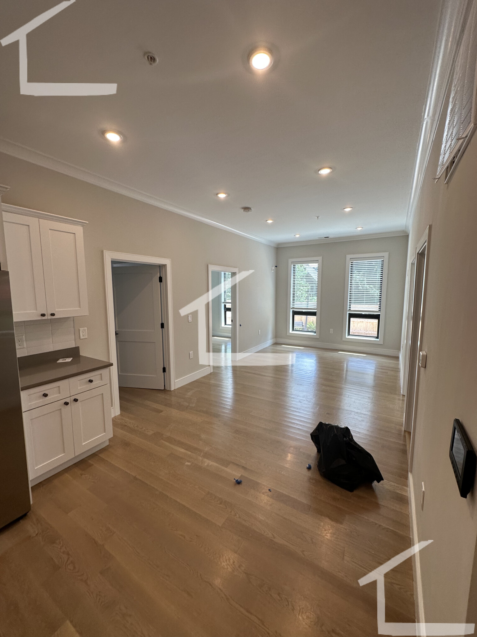 5 bed, 2 bath apartment for rent at 16 Highgate St Unit 3, Allston — photo 2 of 27