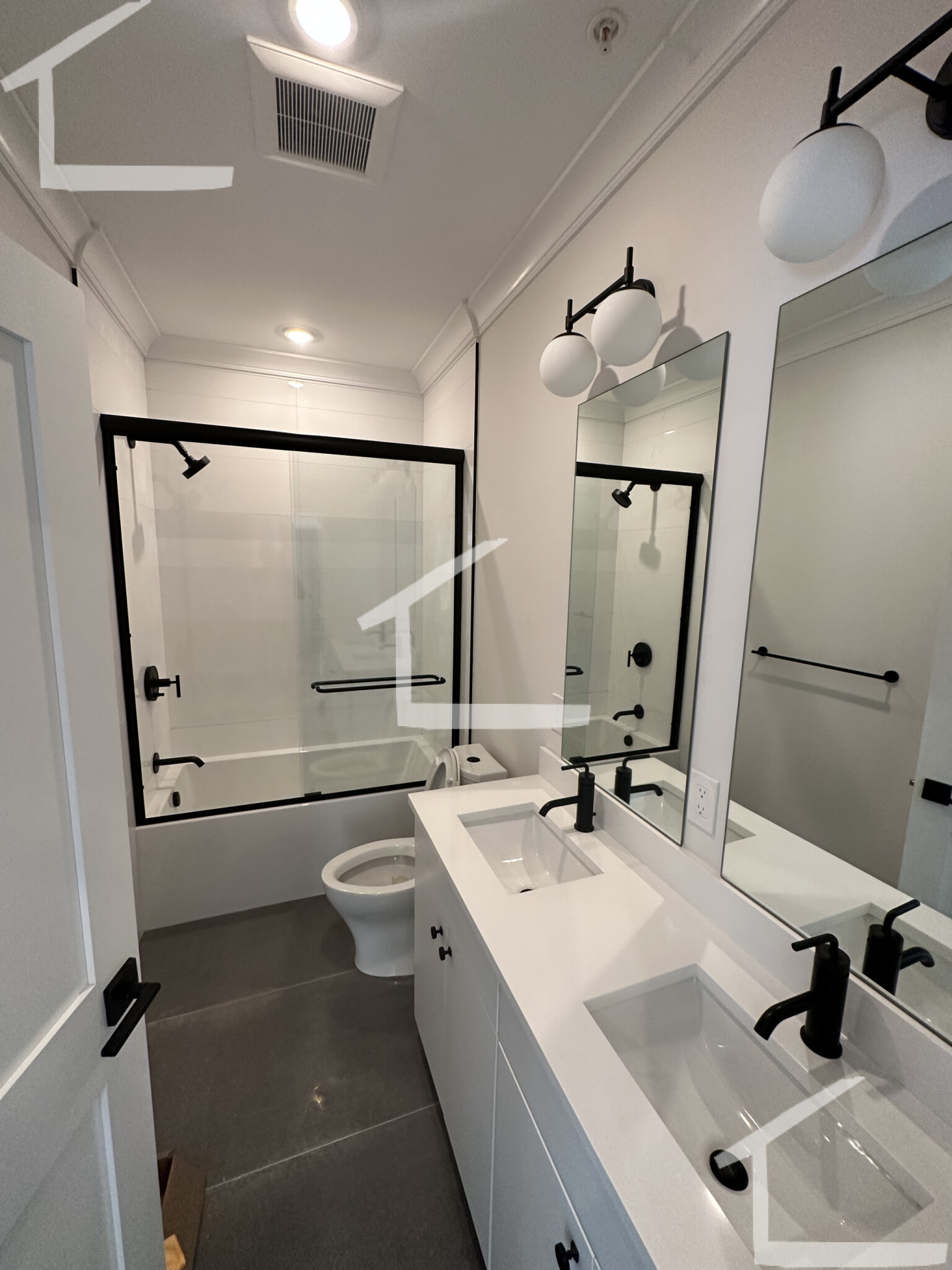 5 bed, 2 bath apartment for rent at 16 Highgate St Unit 3, Allston — photo 4 of 27