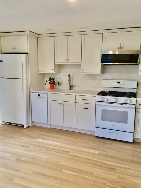 1 bed, 2 bath apartment for rent at 16 Hobbs Rd Unit 1, West Medford — photo 3 of 22