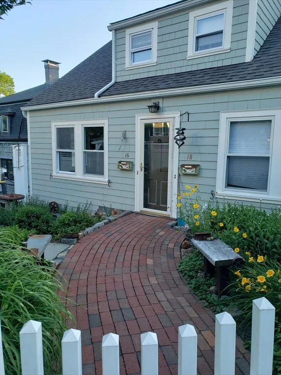 1 bed, 2 bath apartment for rent at 16 Hobbs Rd Unit 1, West Medford — photo 1 of 22