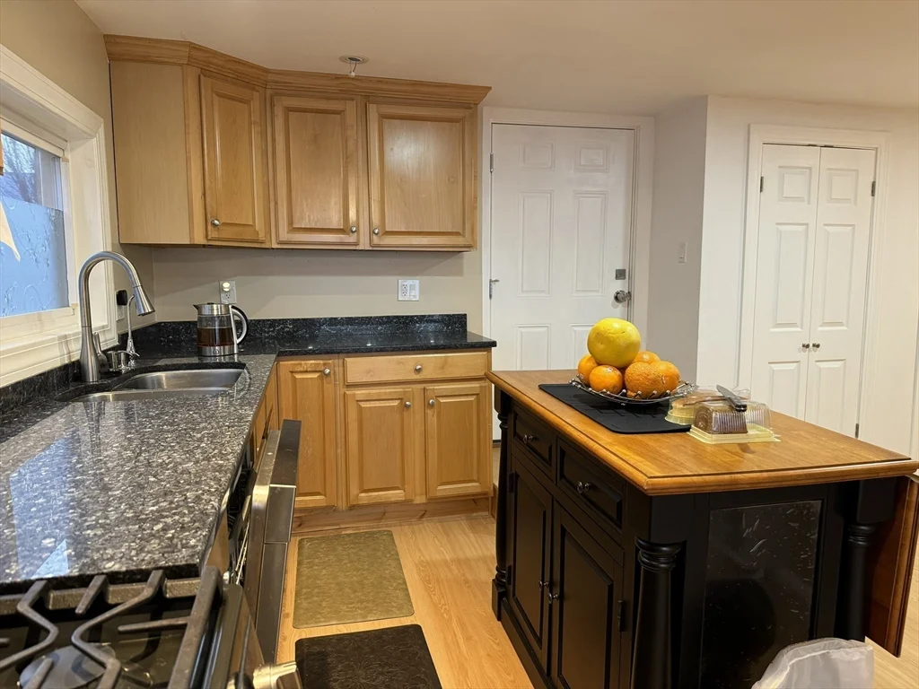 3 bed, 3 bath apartment for rent at 16 Homestead Ave Unit 16A, Quincy — photo 8 of 28