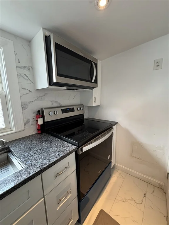 Studio bed, 1 bath apartment for rent at 16 Homestead Ave Unit 16B, Quincy — photo 6 of 18