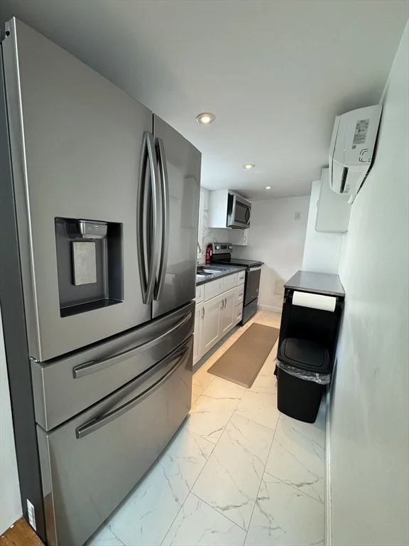 Studio bed, 1 bath apartment for rent at 16 Homestead Ave Unit 16B, Quincy — photo 4 of 18