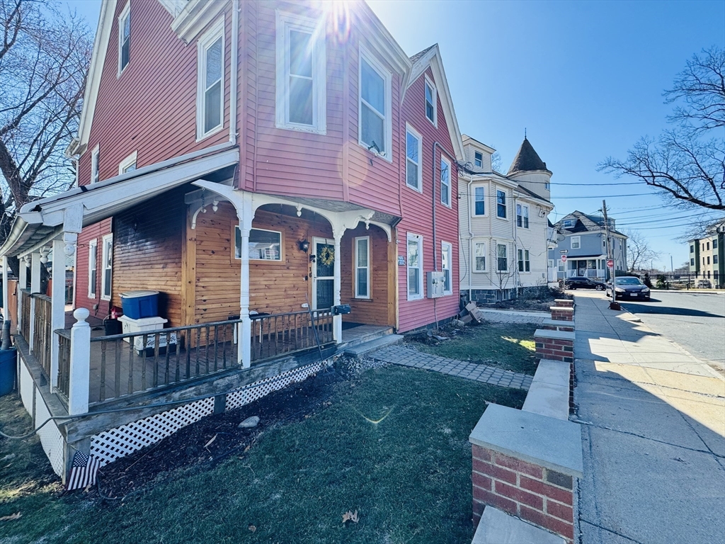 3 bed, 2 bath apartment for rent at 16 Hopkins St Unit 2, Dorchester — photo 3 of 30