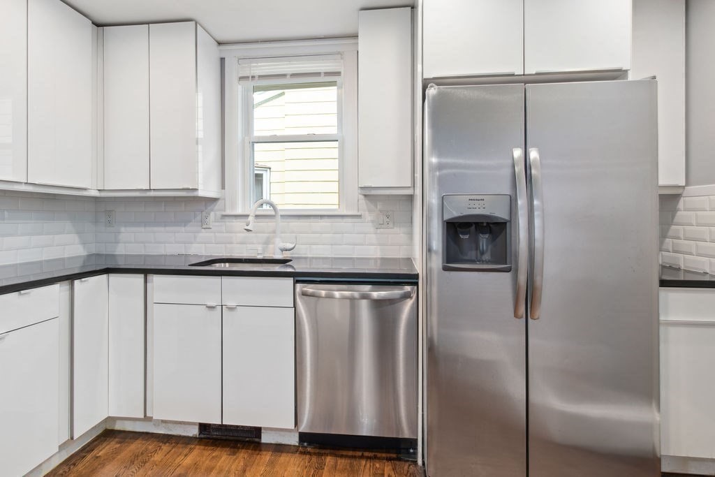 2 bed, 1 bath apartment for rent at 16 Houghton St, Dorchester — photo 4 of 21