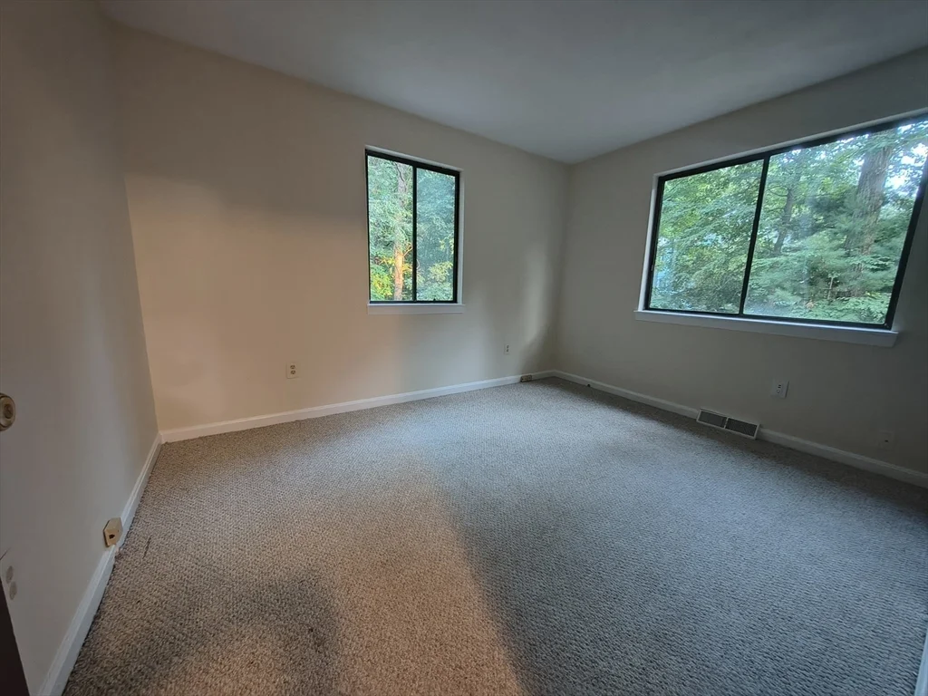 2 bed, 2 bath apartment for rent at 16 Hundred Oaks Ln Unit 16, Ashland — photo 10 of 16