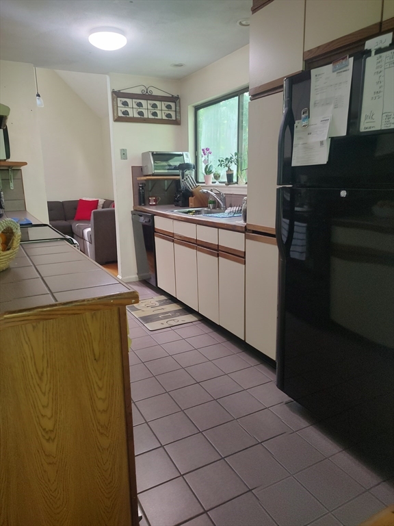 2 bed, 2 bath apartment for rent at 16 Hundred Oaks Ln Unit 16, Ashland — photo 7 of 16