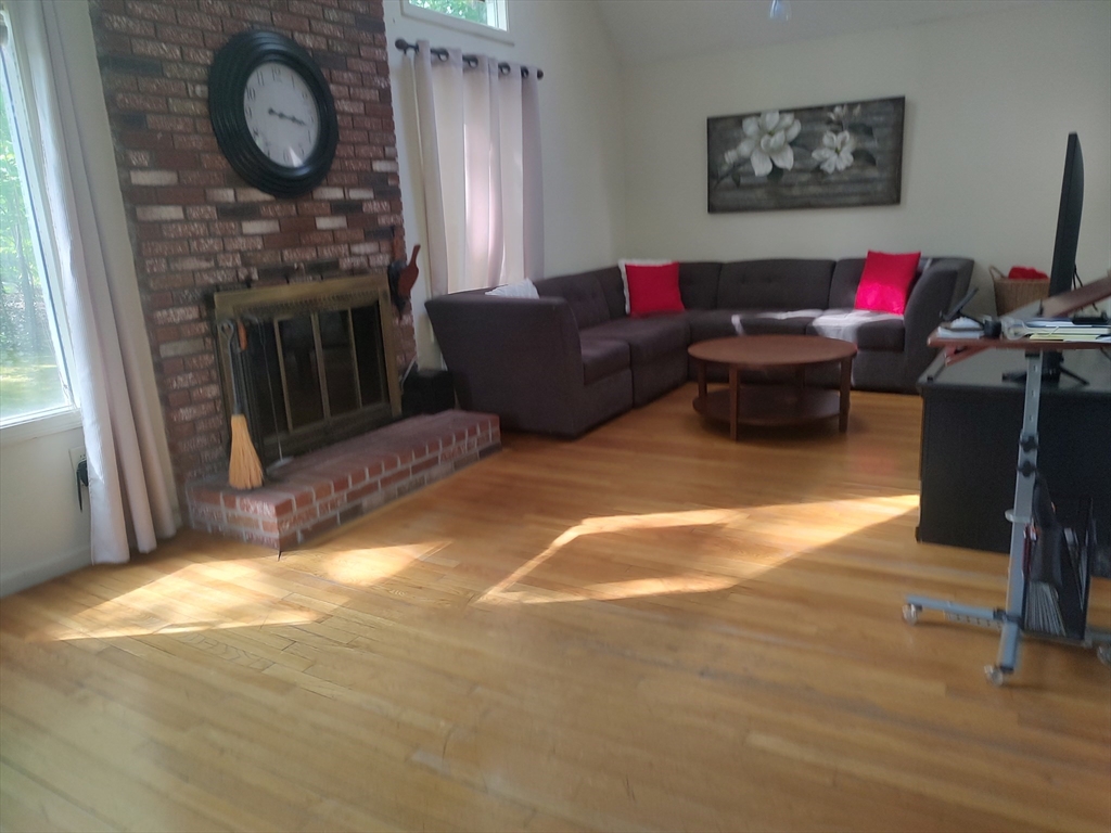 2 bed, 2 bath apartment for rent at 16 Hundred Oaks Ln Unit 16, Ashland — photo 5 of 16