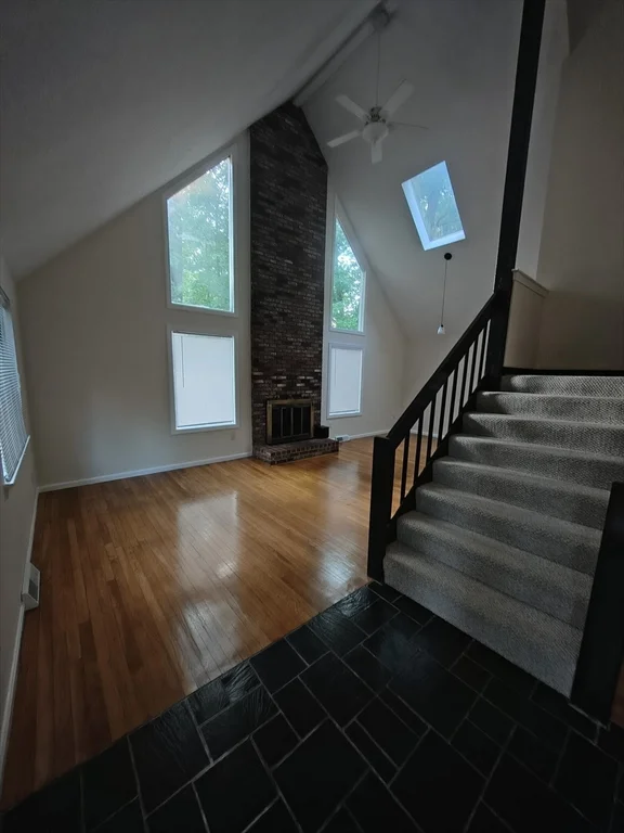 2 bed, 2 bath apartment for rent at 16 Hundred Oaks Ln Unit 16, Ashland — photo 3 of 16