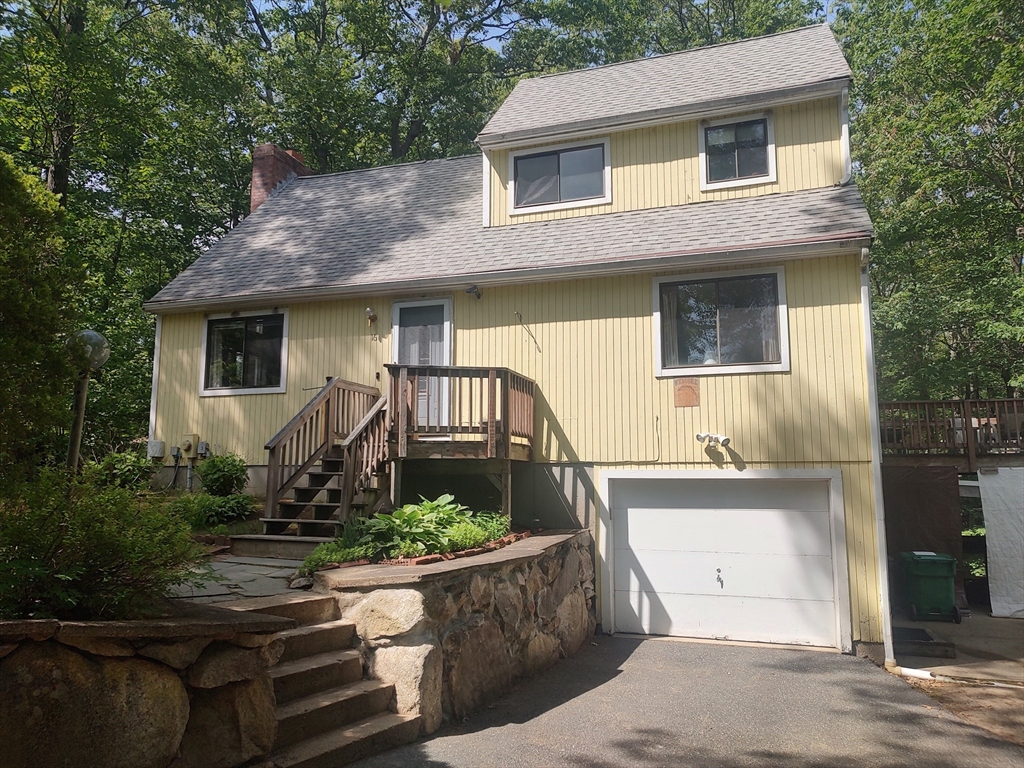 2 bed, 2 bath apartment for rent at 16 Hundred Oaks Ln Unit 16, Ashland — photo 1 of 16