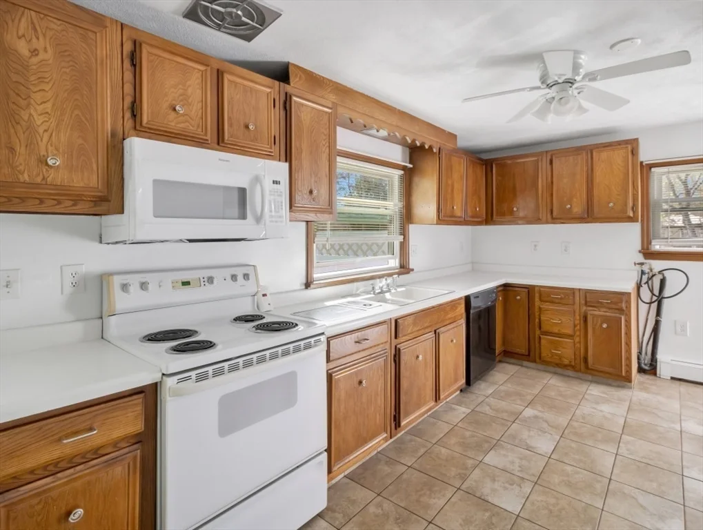 1 bed, 1 bath apartment for rent at 16 Indian Rock Dr Unit 1, Saugus — photo 11 of 24