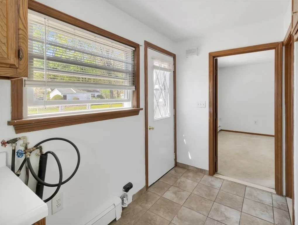 1 bed, 1 bath apartment for rent at 16 Indian Rock Dr Unit 1, Saugus — photo 18 of 24