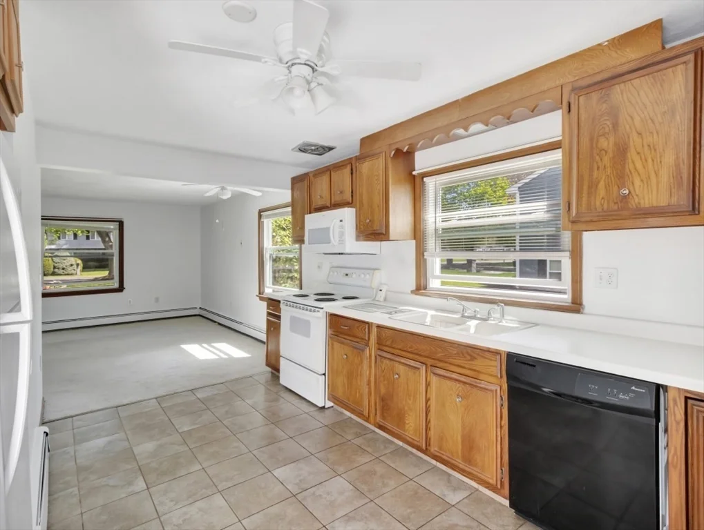 1 bed, 1 bath apartment for rent at 16 Indian Rock Dr Unit 1, Saugus — photo 12 of 24