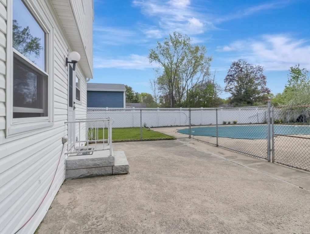 1 bed, 1 bath apartment for rent at 16 Indian Rock Dr Unit 1, Saugus — photo 21 of 24