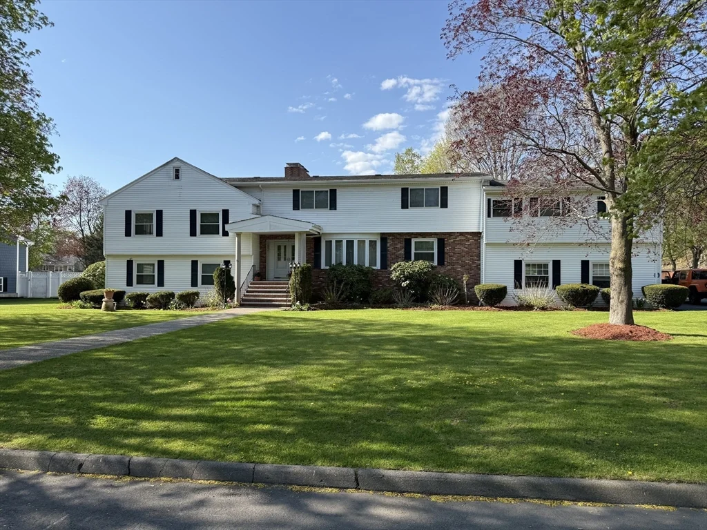 1 bed, 1 bath apartment for rent at 16 Indian Rock Dr Unit 1, Saugus — photo 2 of 24
