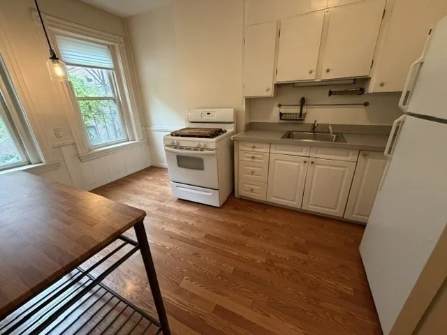 2 bed, 1 bath apartment for rent at 16 Isabella Unit 2, Bay Village — photo 10 of 16