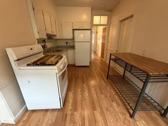 2 bed, 1 bath apartment for rent at 16 Isabella Unit 2, Bay Village — photo 8 of 16
