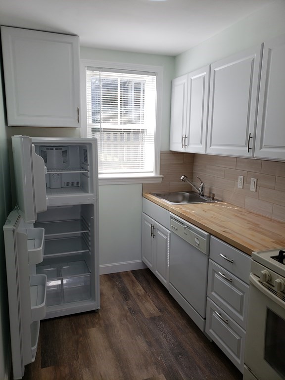 2 bed, 1 bath apartment for rent at 16 Jason St Unit 1, Arlington — photo 2 of 14