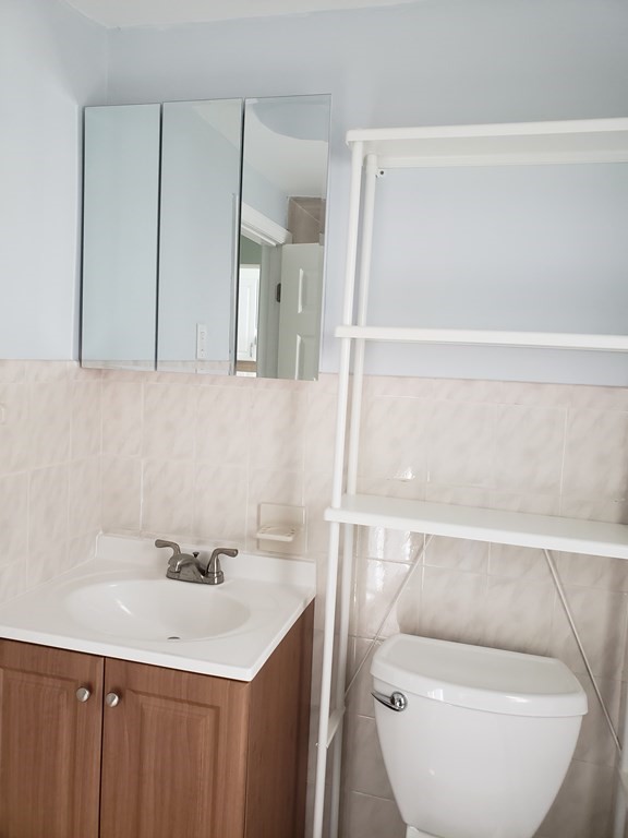 2 bed, 1 bath apartment for rent at 16 Jason St Unit 1, Arlington — photo 13 of 14