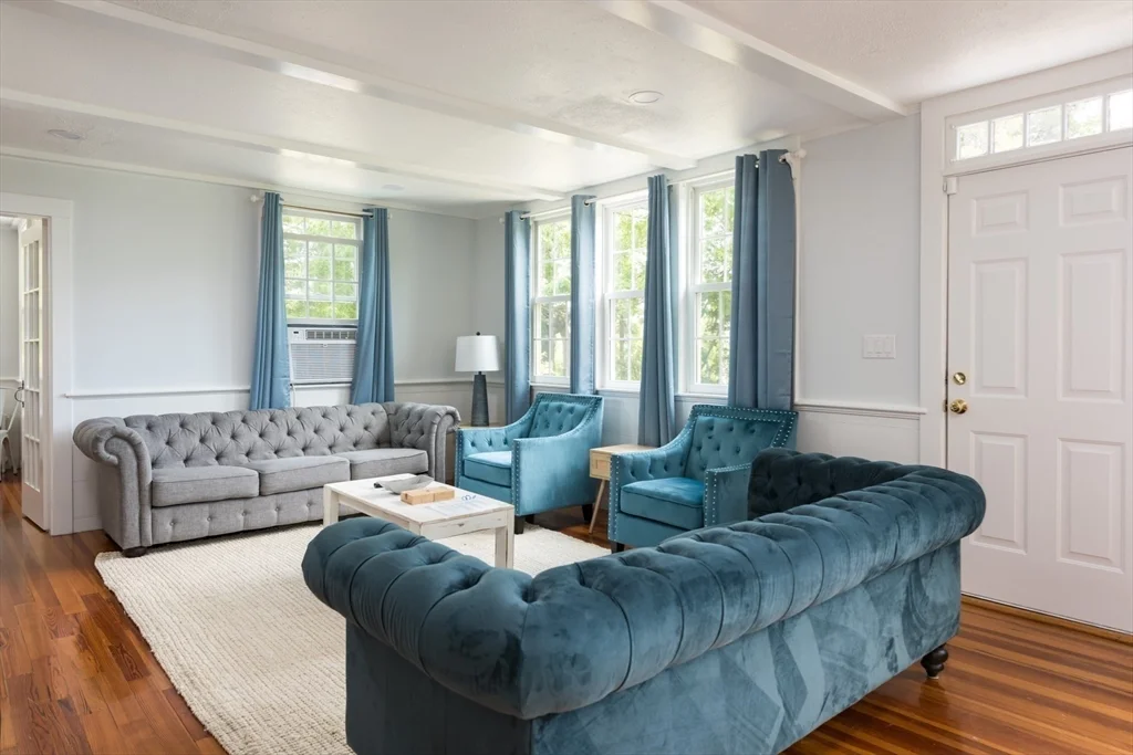 5 bed, 3 bath apartment for rent at 16 Jefferson Shores Rd, Cohasset Narrows — photo 9 of 39