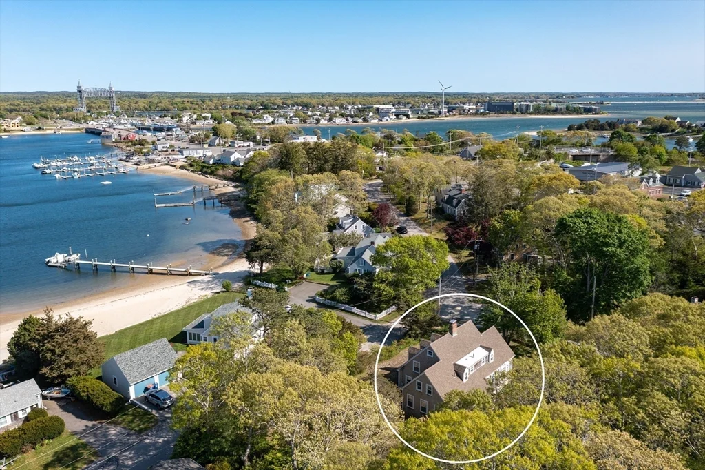 5 bed, 3 bath apartment for rent at 16 Jefferson Shores Rd, Cohasset Narrows — photo 36 of 39