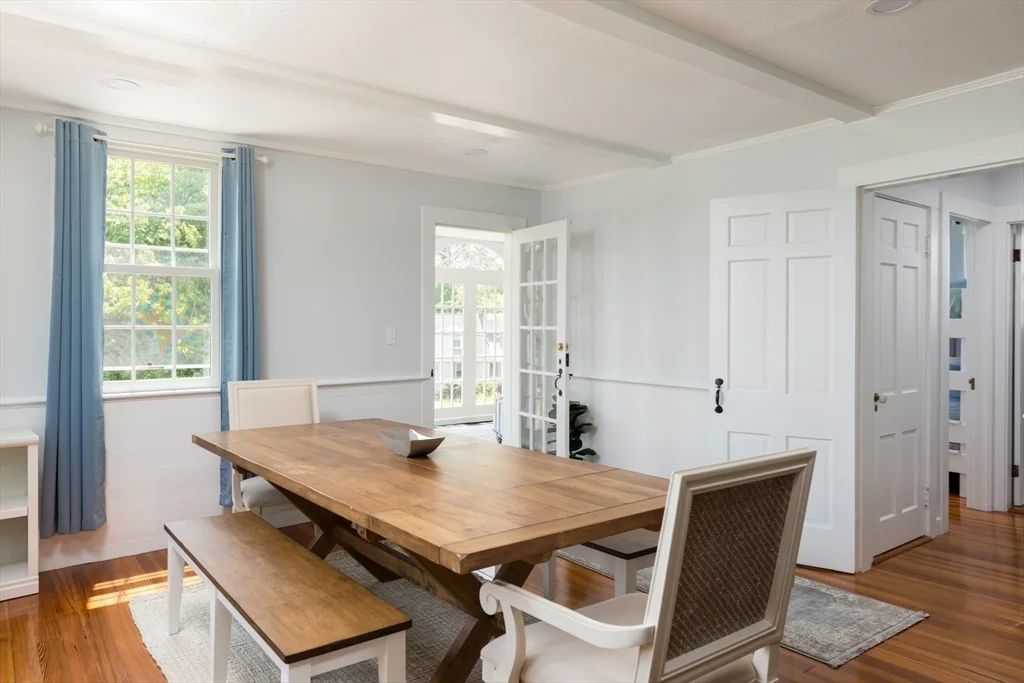5 bed, 3 bath apartment for rent at 16 Jefferson Shores Rd, Cohasset Narrows — photo 13 of 39
