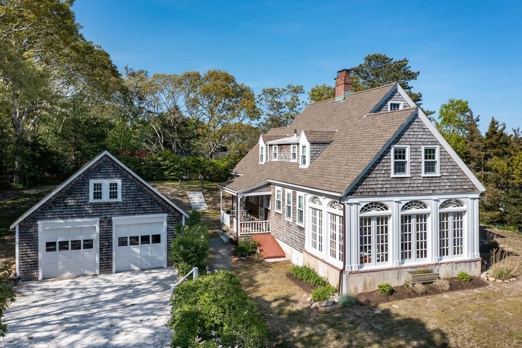 5 bed, 3 bath apartment for rent at 16 Jefferson Shores Rd, Cohasset Narrows — photo 6 of 39