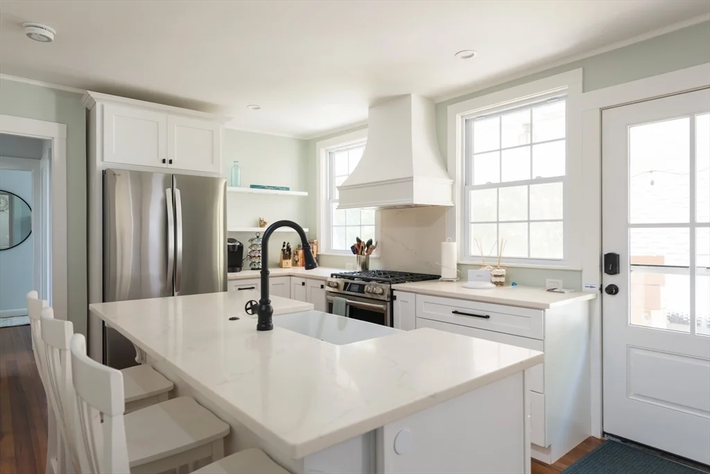5 bed, 3 bath apartment for rent at 16 Jefferson Shores Rd, Cohasset Narrows — photo 21 of 39