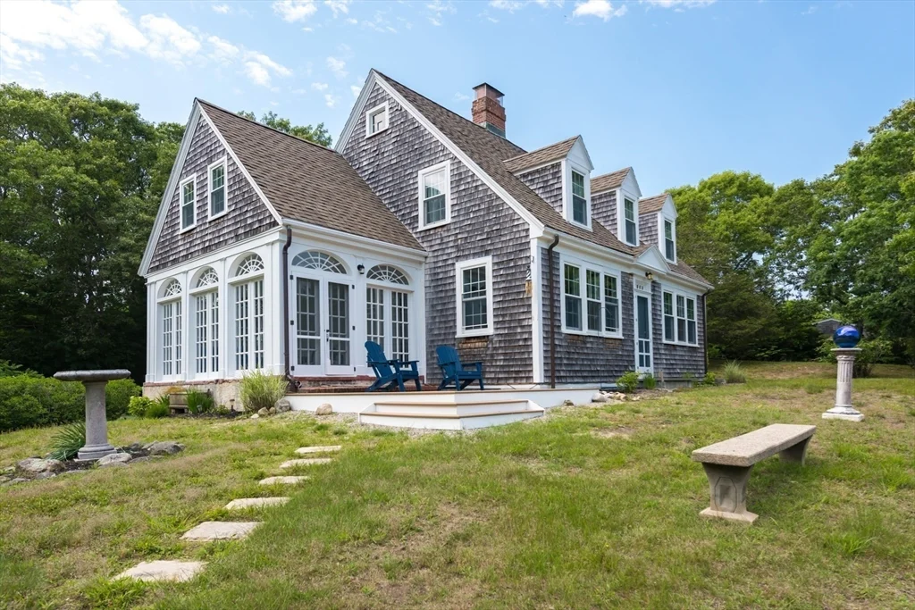 5 bed, 3 bath apartment for rent at 16 Jefferson Shores Rd, Cohasset Narrows — photo 4 of 39