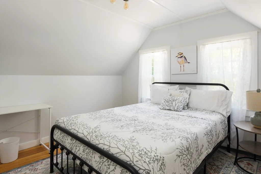 5 bed, 3 bath apartment for rent at 16 Jefferson Shores Rd, Cohasset Narrows — photo 25 of 39
