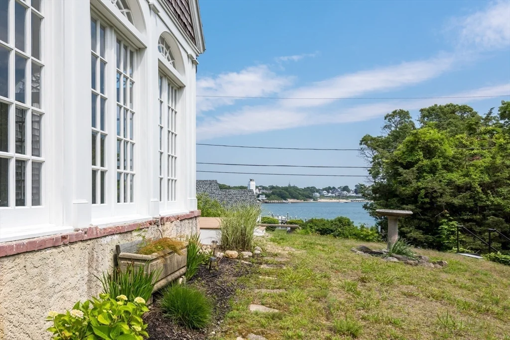 5 bed, 3 bath apartment for rent at 16 Jefferson Shores Rd, Cohasset Narrows — photo 8 of 39