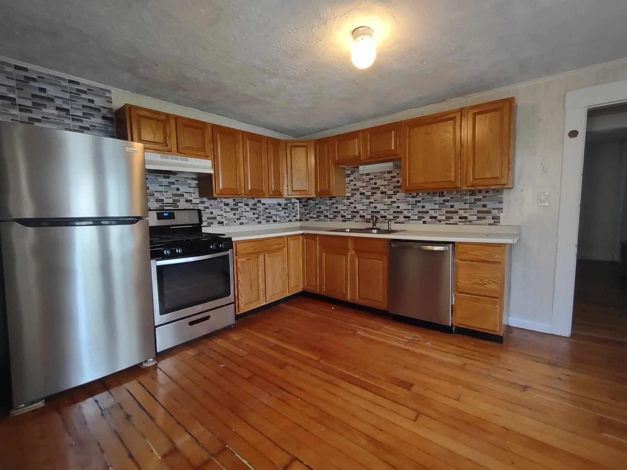 4 bed, 1 bath apartment for rent at 16 Kilby St Unit 3, Woburn