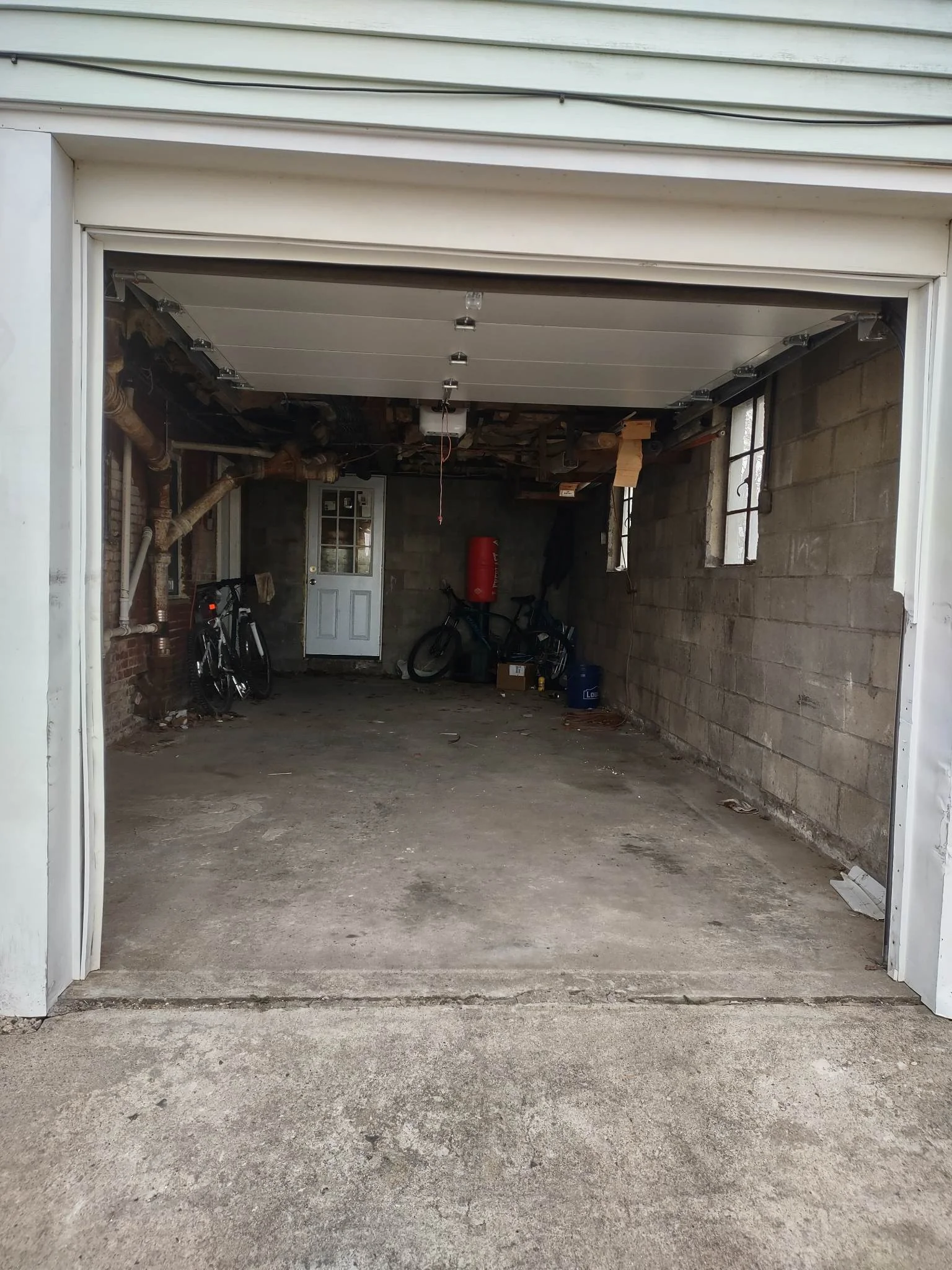 4 bed, 1 bath apartment for rent at 16 Kilby St Unit 3, Woburn — photo 10 of 12