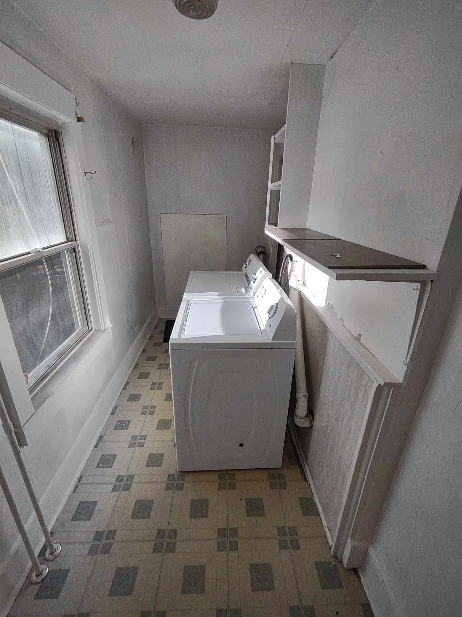 4 bed, 1 bath apartment for rent at 16 Kilby St Unit 3, Woburn — photo 4 of 12