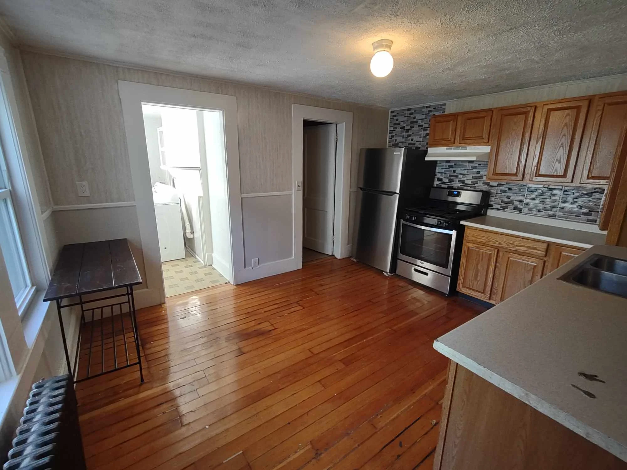 4 bed, 1 bath apartment for rent at 16 Kilby St Unit 3, Woburn — photo 2 of 12