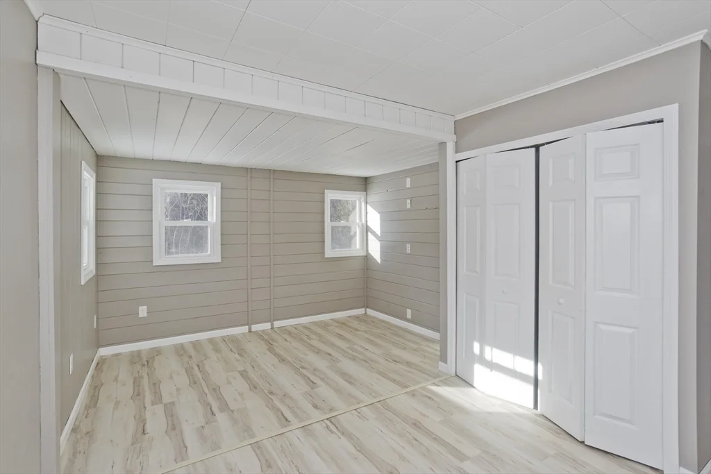 3 bed, 2 bath apartment for rent at 16 Knightville Dam Rd, Huntington — photo 13 of 40
