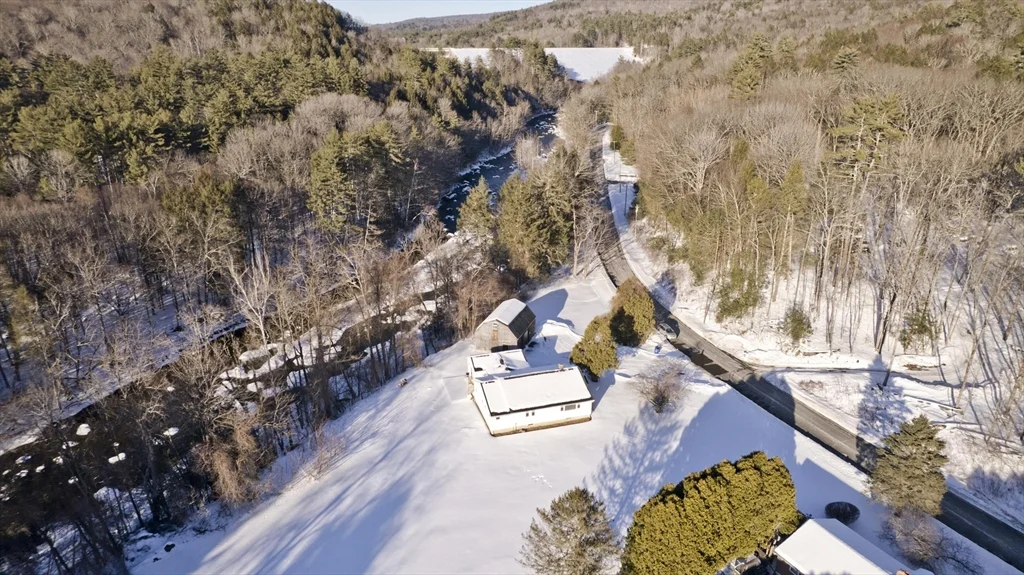 3 bed, 2 bath apartment for rent at 16 Knightville Dam Rd, Huntington — photo 38 of 40