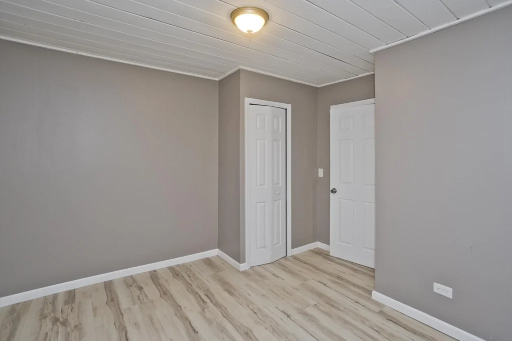 3 bed, 2 bath apartment for rent at 16 Knightville Dam Rd, Huntington — photo 15 of 40