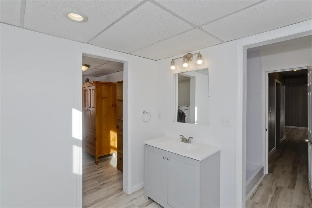3 bed, 2 bath apartment for rent at 16 Knightville Dam Rd, Huntington — photo 23 of 40