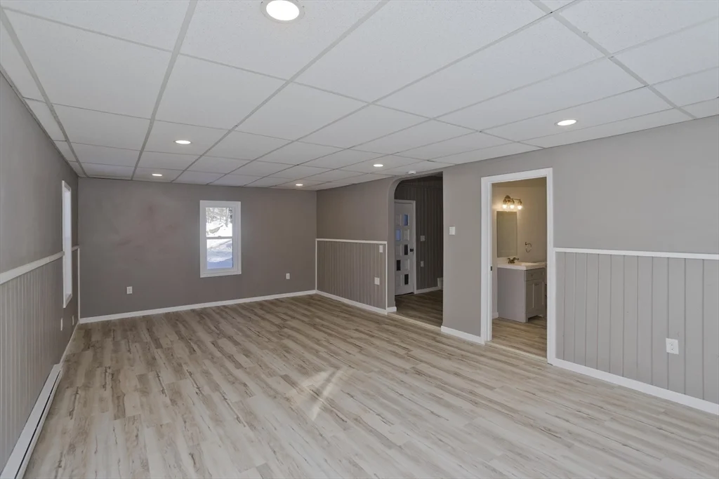 3 bed, 2 bath apartment for rent at 16 Knightville Dam Rd, Huntington — photo 10 of 40