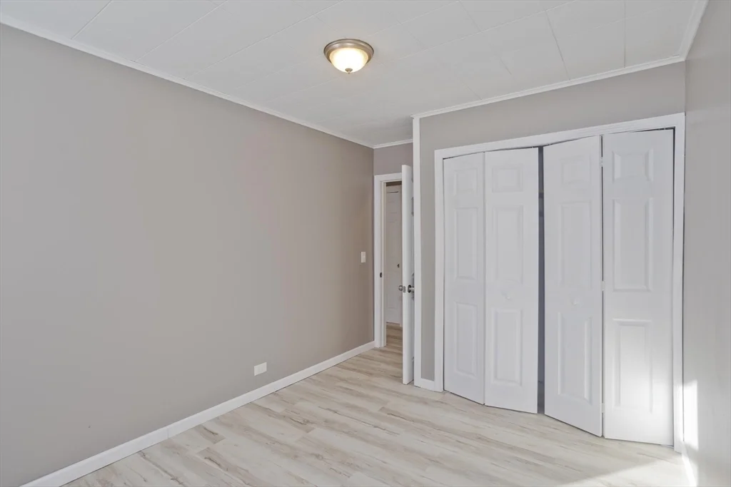 3 bed, 2 bath apartment for rent at 16 Knightville Dam Rd, Huntington — photo 18 of 40
