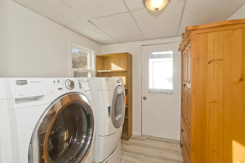 3 bed, 2 bath apartment for rent at 16 Knightville Dam Rd, Huntington — photo 22 of 40