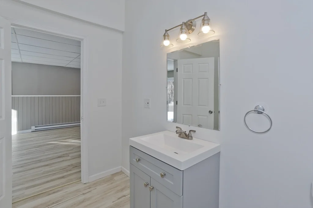 3 bed, 2 bath apartment for rent at 16 Knightville Dam Rd, Huntington — photo 25 of 40
