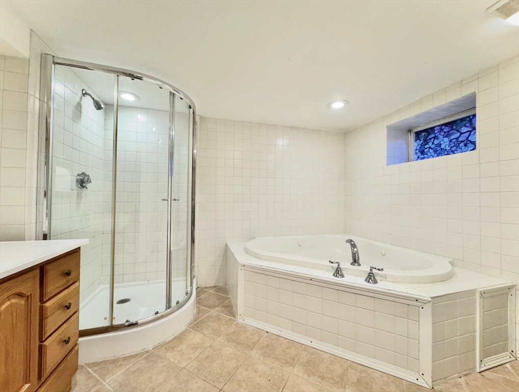 3 bed, 2 bath apartment for rent at 16 Kondazian St Unit 16, Watertown — photo 25 of 42