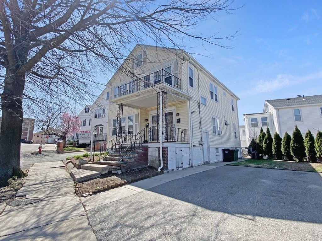 3 bed, 2 bath apartment for rent at 16 Kondazian St Unit 16, Watertown — photo 3 of 42
