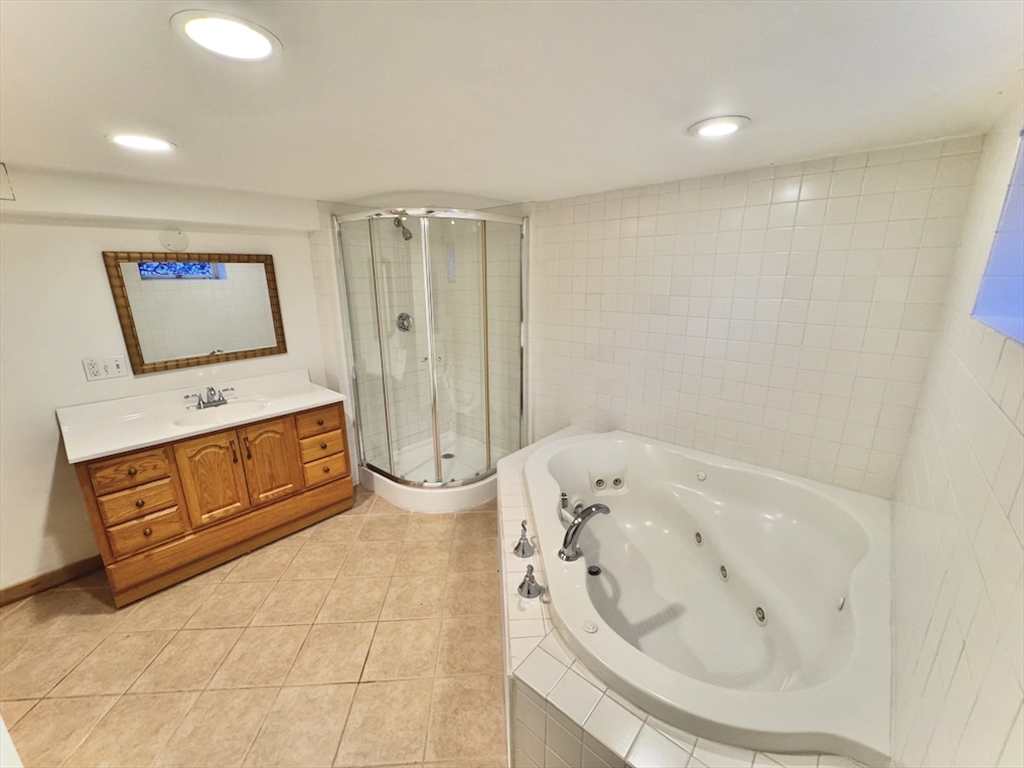 3 bed, 2 bath apartment for rent at 16 Kondazian St Unit 16, Watertown — photo 28 of 42