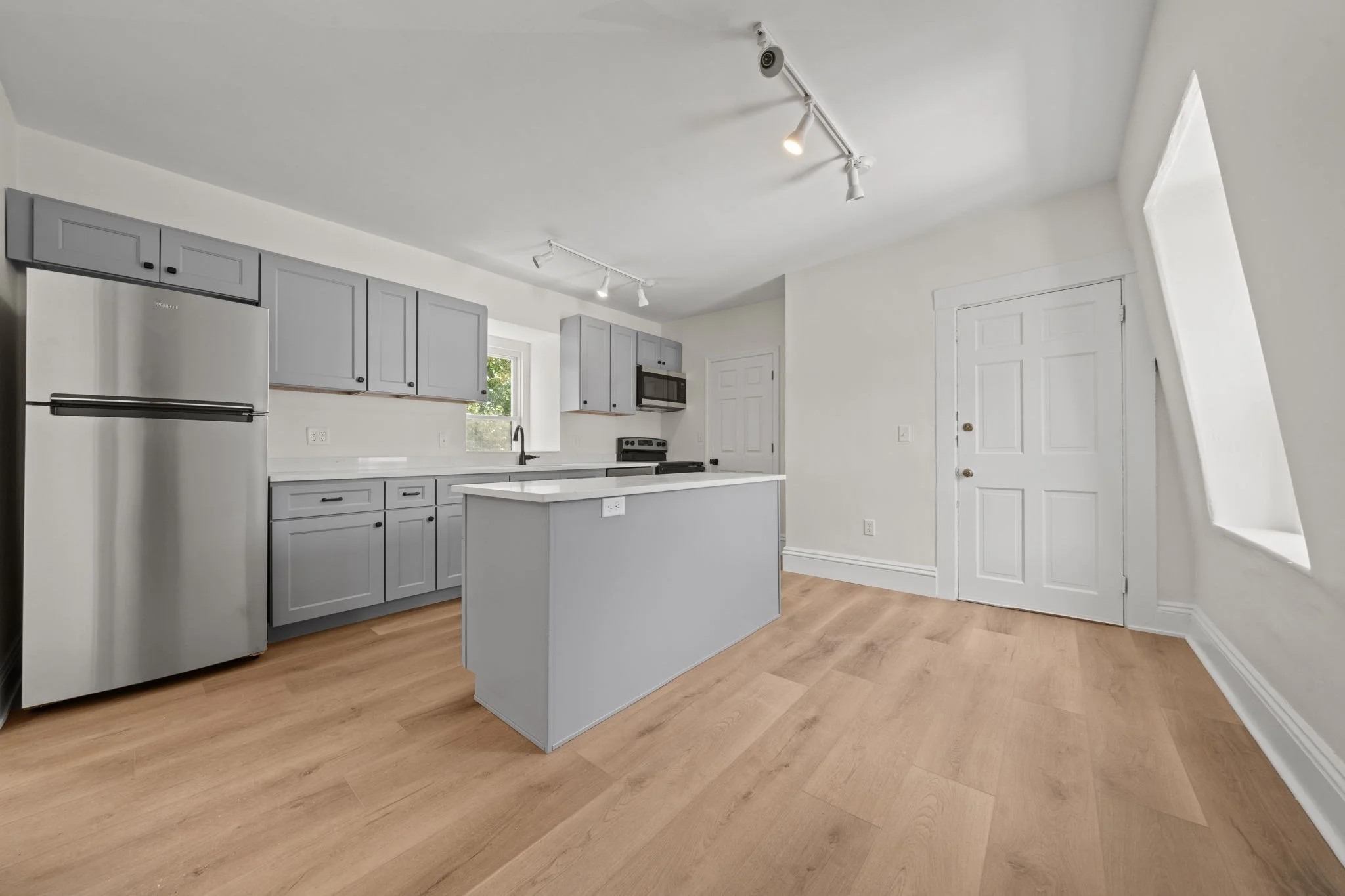 3 bed, 2 bath apartment for rent at 16 Lafayette St Unit 2, Wakefield — photo 2 of 17